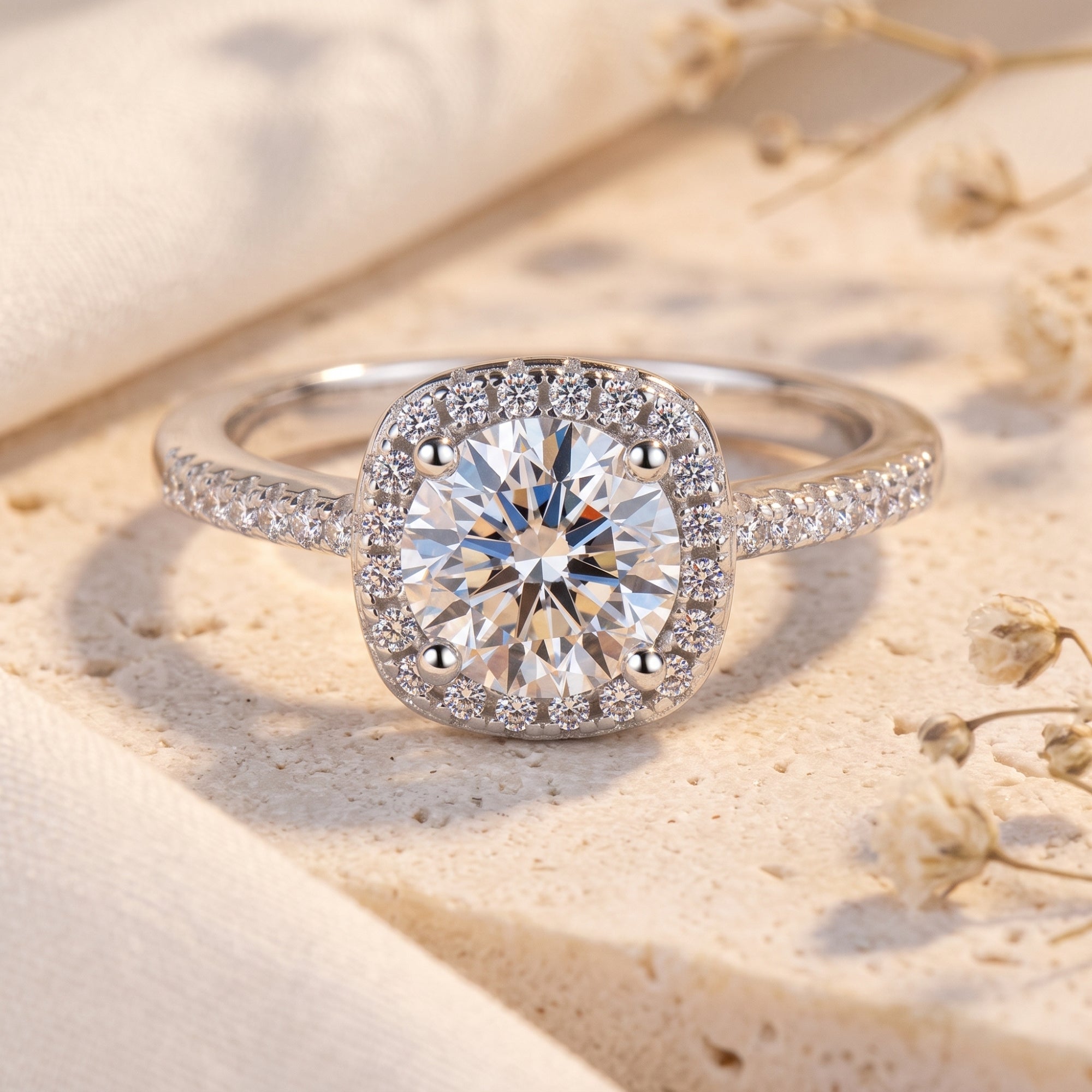 The Elianessa Halo Ring