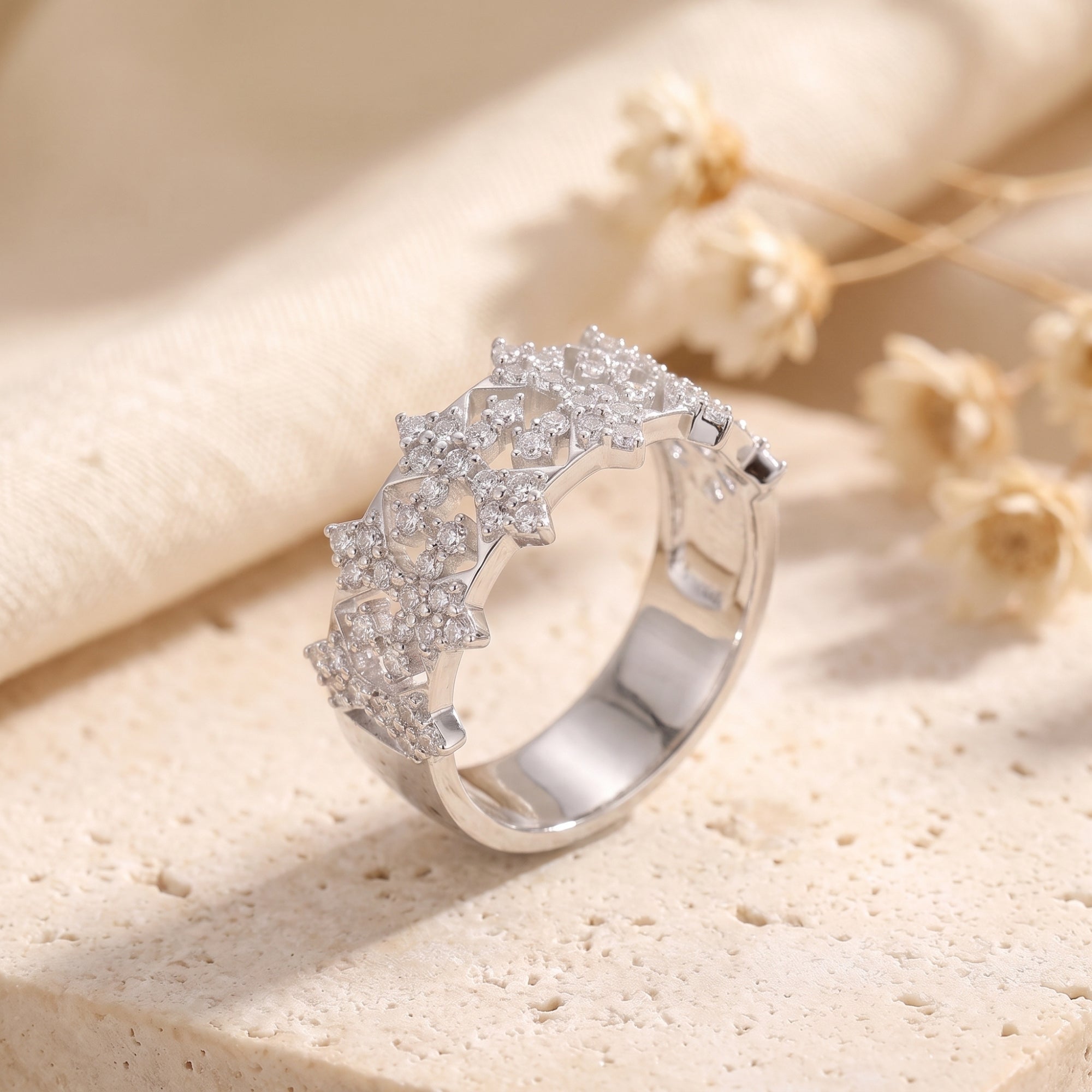 La bague Stellaraea