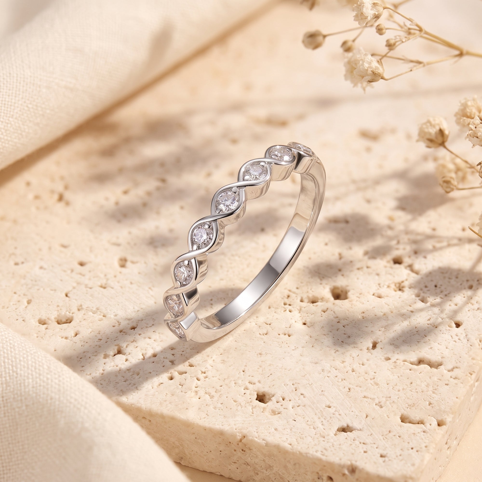 The Amandelle Ring