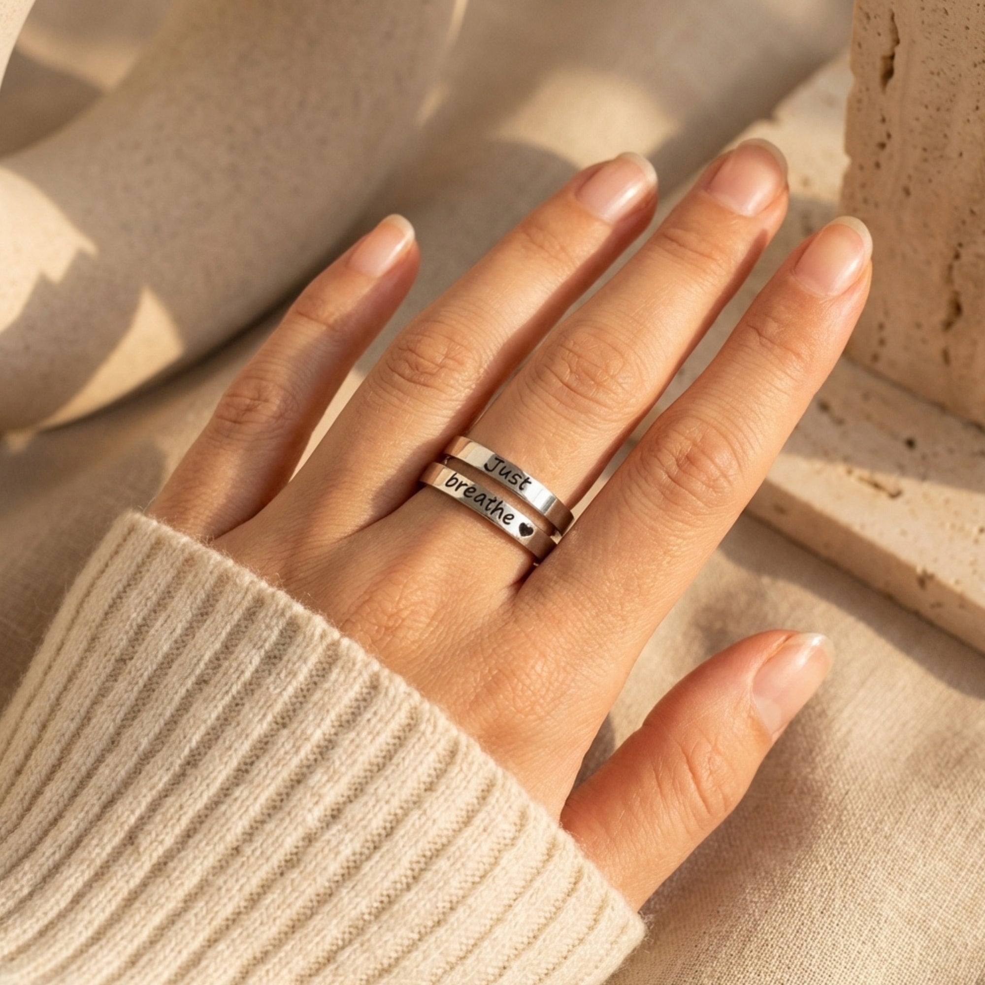 El Anillo Ajustable Envolvente "Just Breathe"