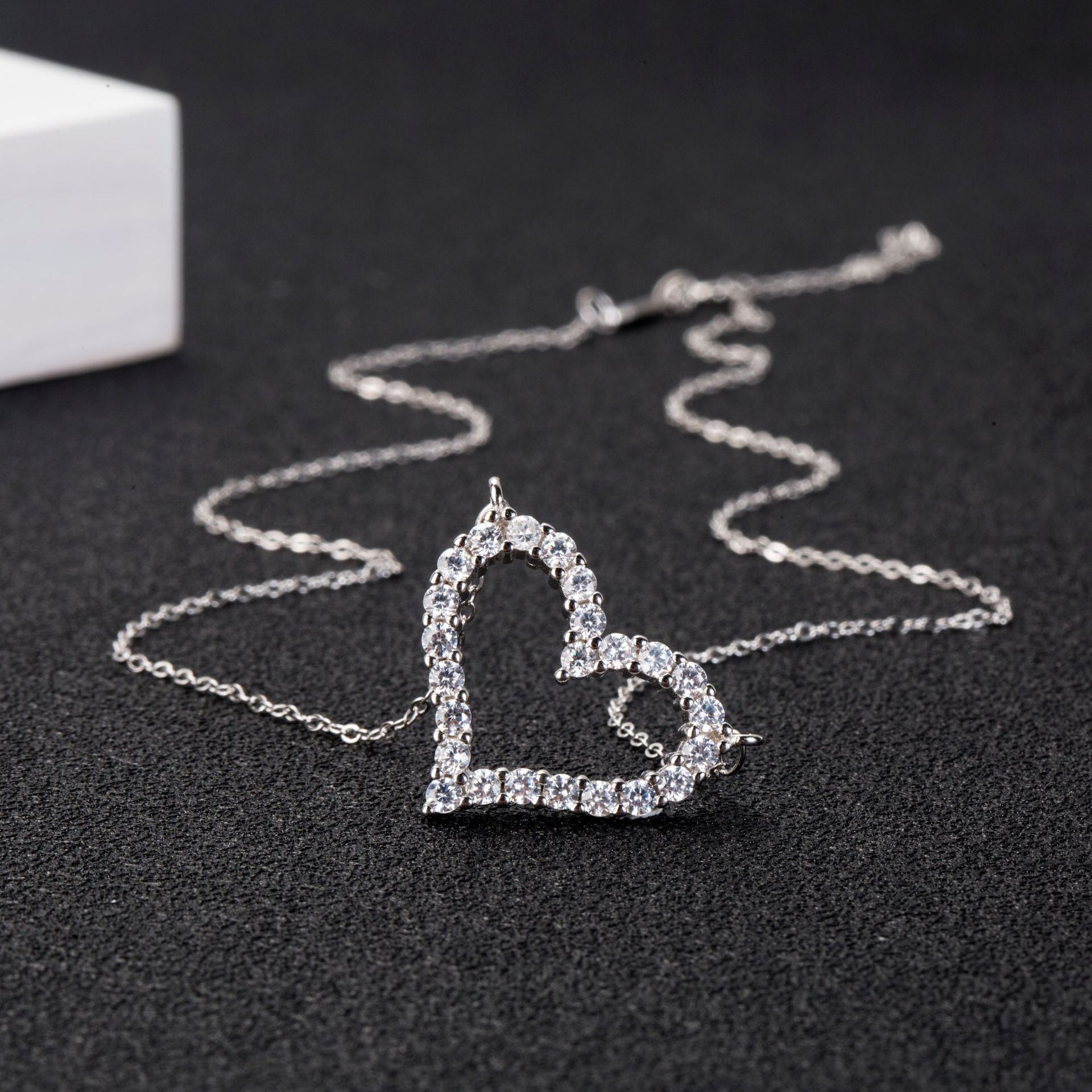 Pendentif cœur pavé de diamants
