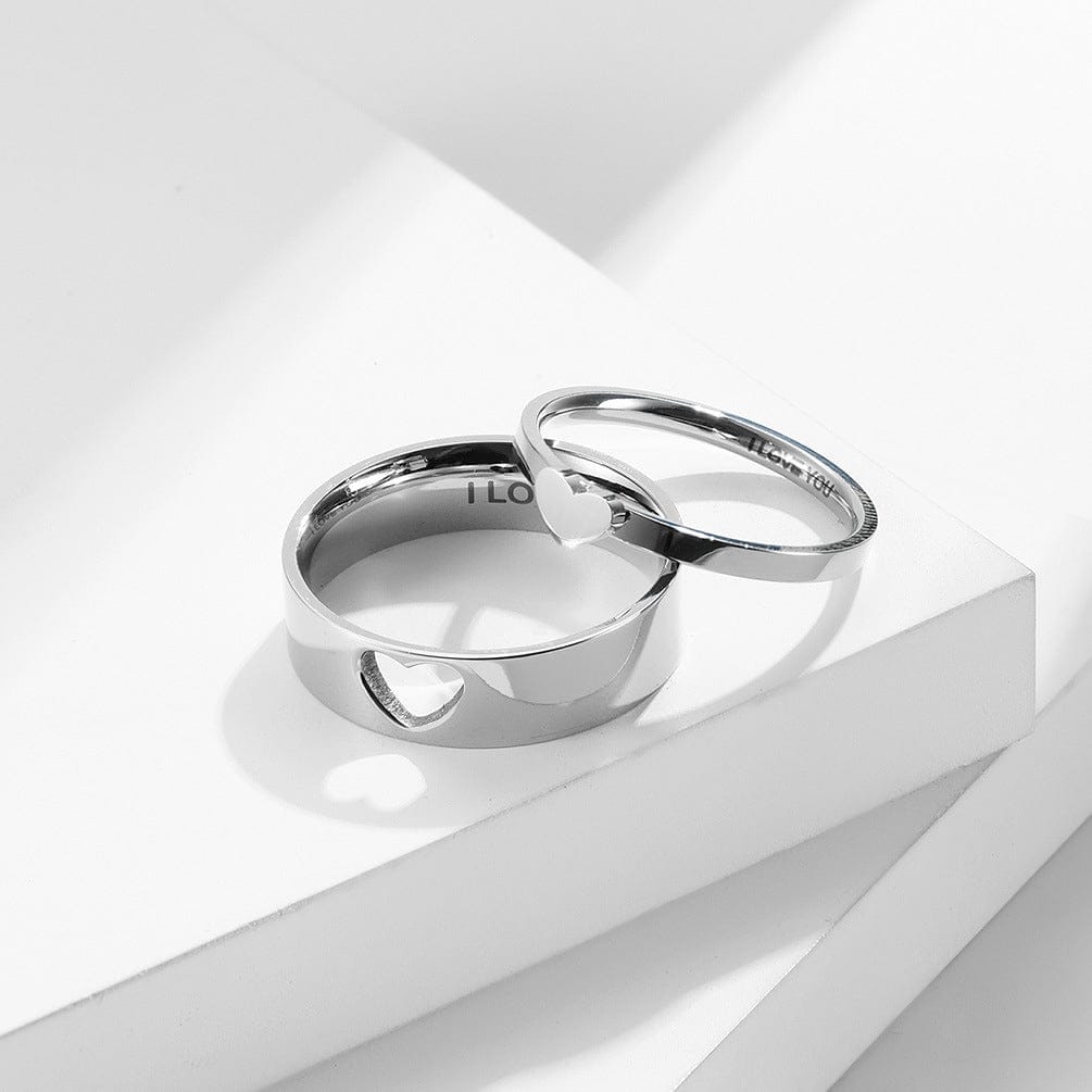Ensemble de bagues de couple superposées avec cœur assorti personnalisé