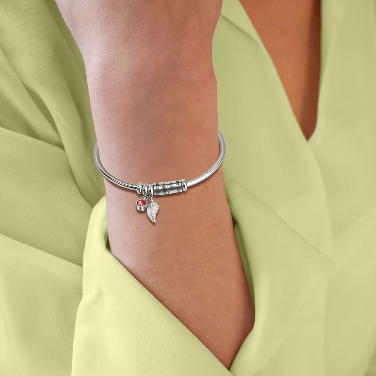 Bracelet jonc personnalisé avec pierres de naissance et noms de famille - Acier inoxydable