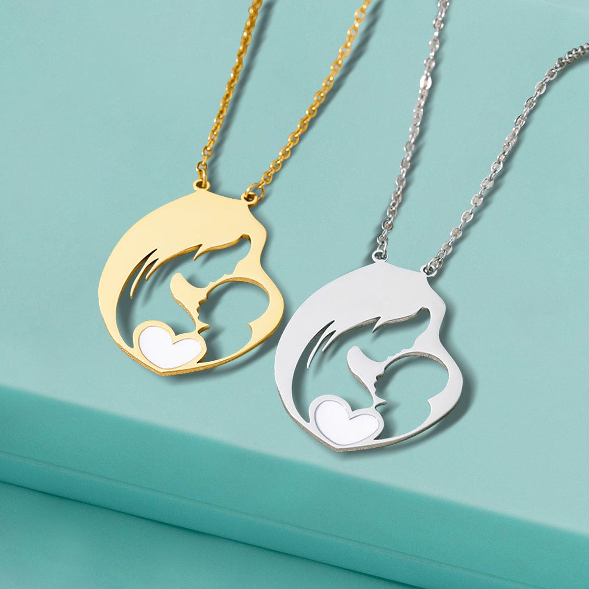 Collier Pendentif Cœur Étreinte Maternelle - Acier Inoxydable