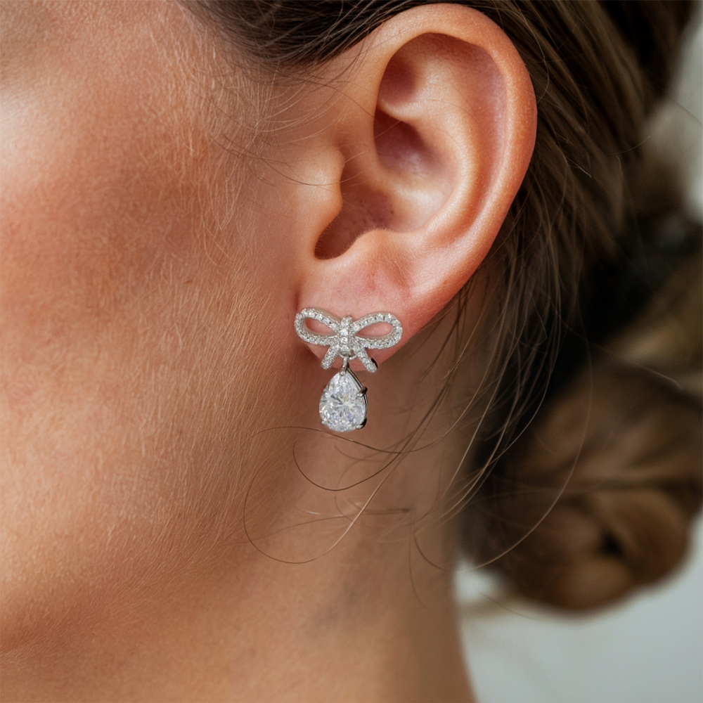 Boucles d'oreilles diamant rose ruban