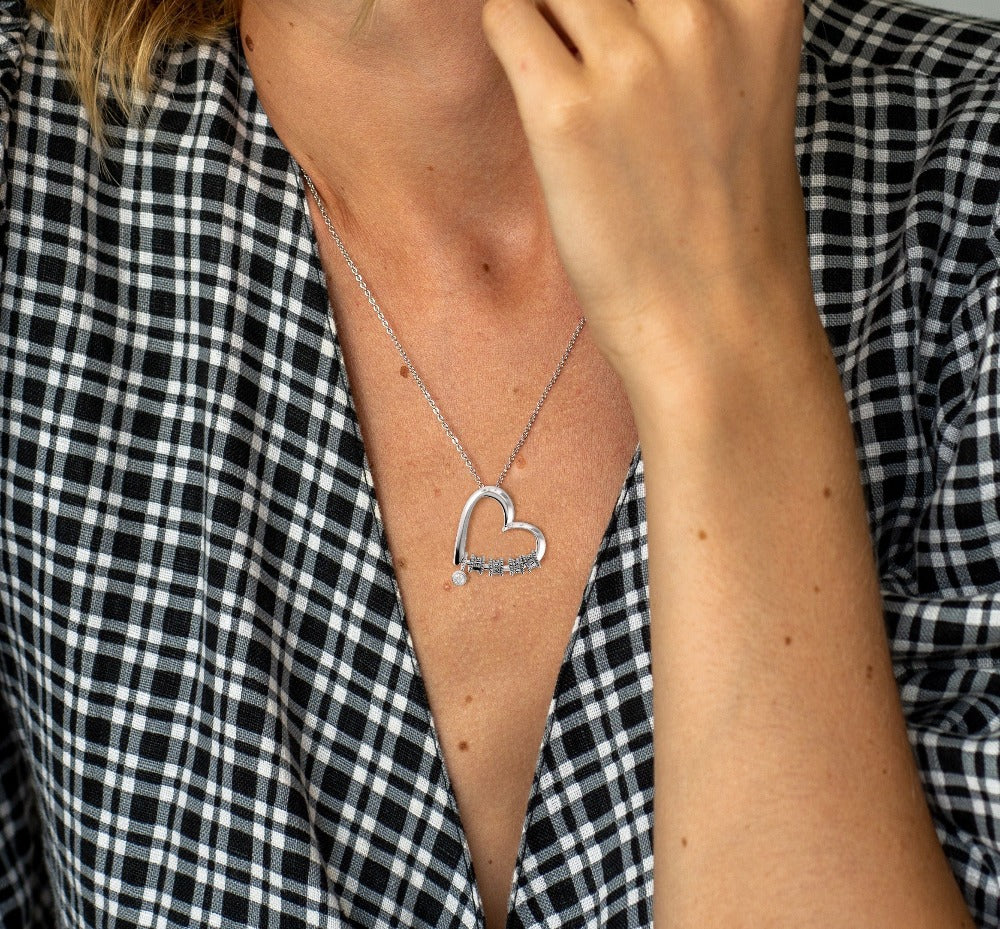 Collier Cœur avec Perles Gravées & Diamant