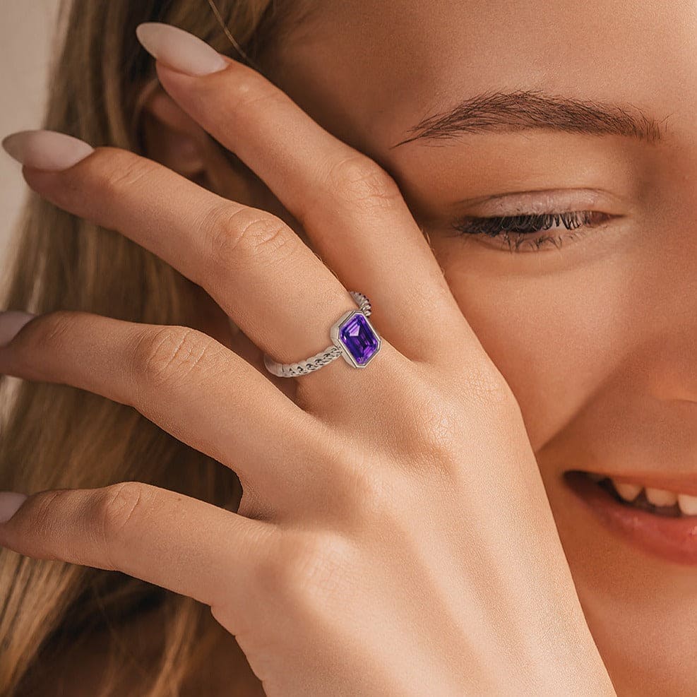 Le Solitaire : Bague Améthyste Taille Émeraude - Argent Sterling S925