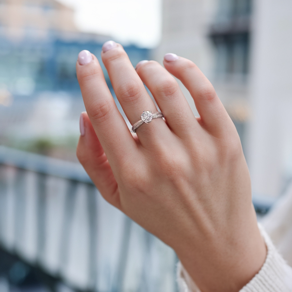 Bague d'éternité pavée moissanite, taille ronde 1CT