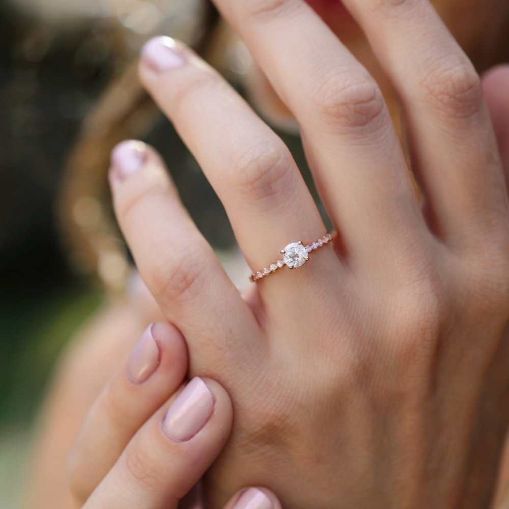 Bague d'éternité Moissanite rose, taille ronde 1CT