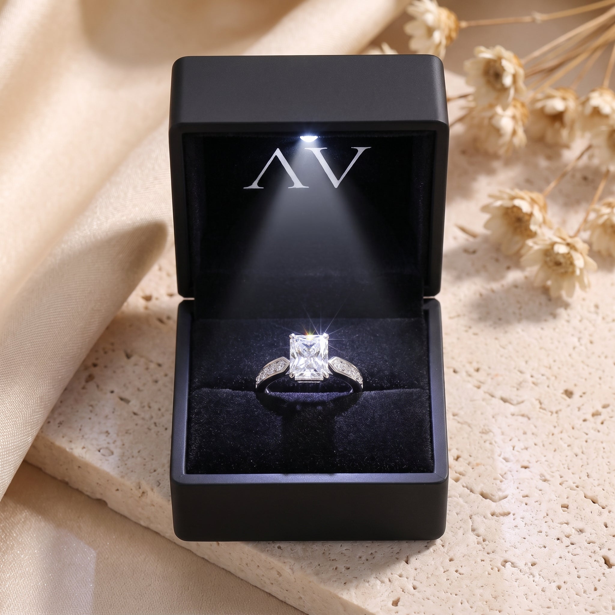 YLQ4571-rings - Premium LED Gift Box Presentation