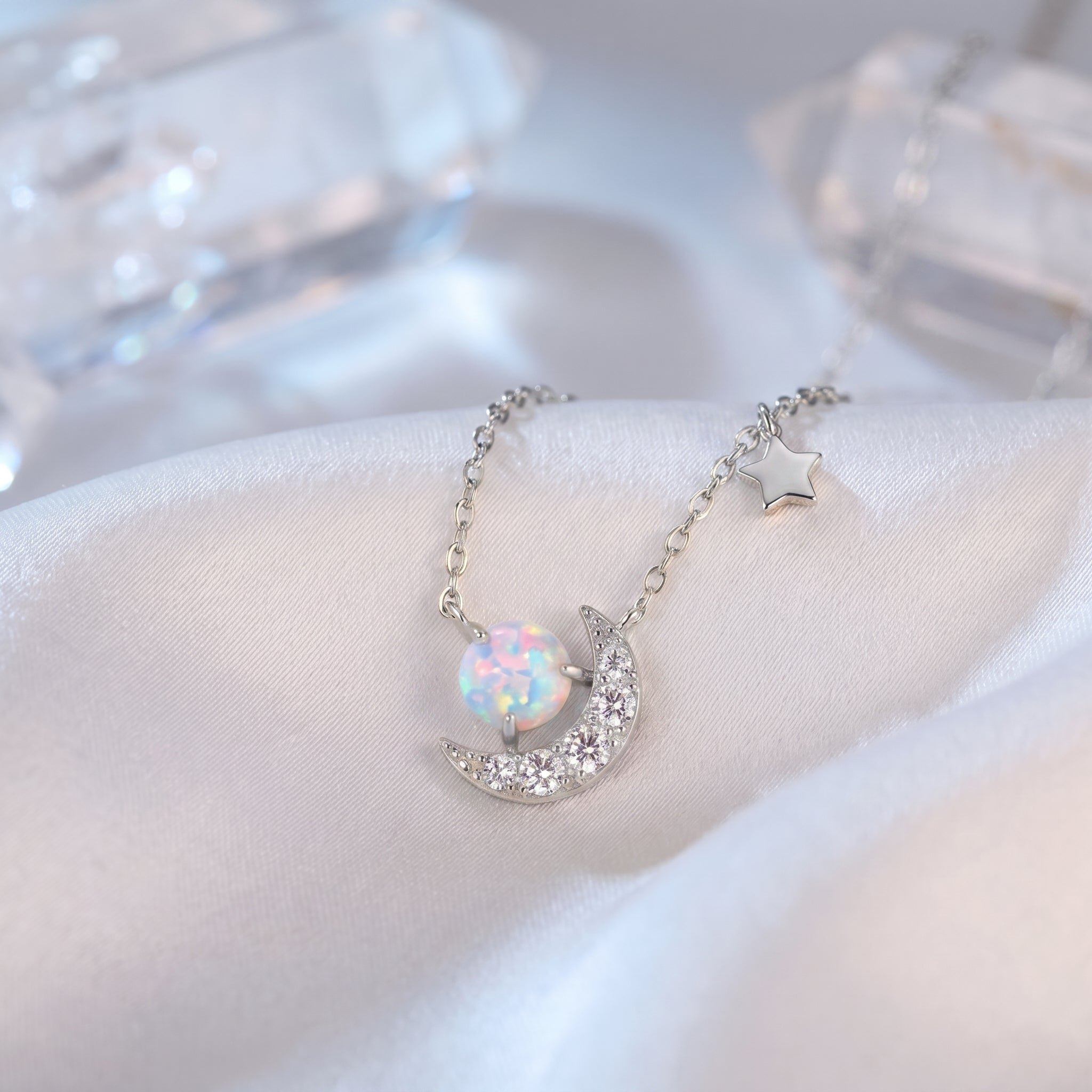 the-stellara-necklace in silver finish