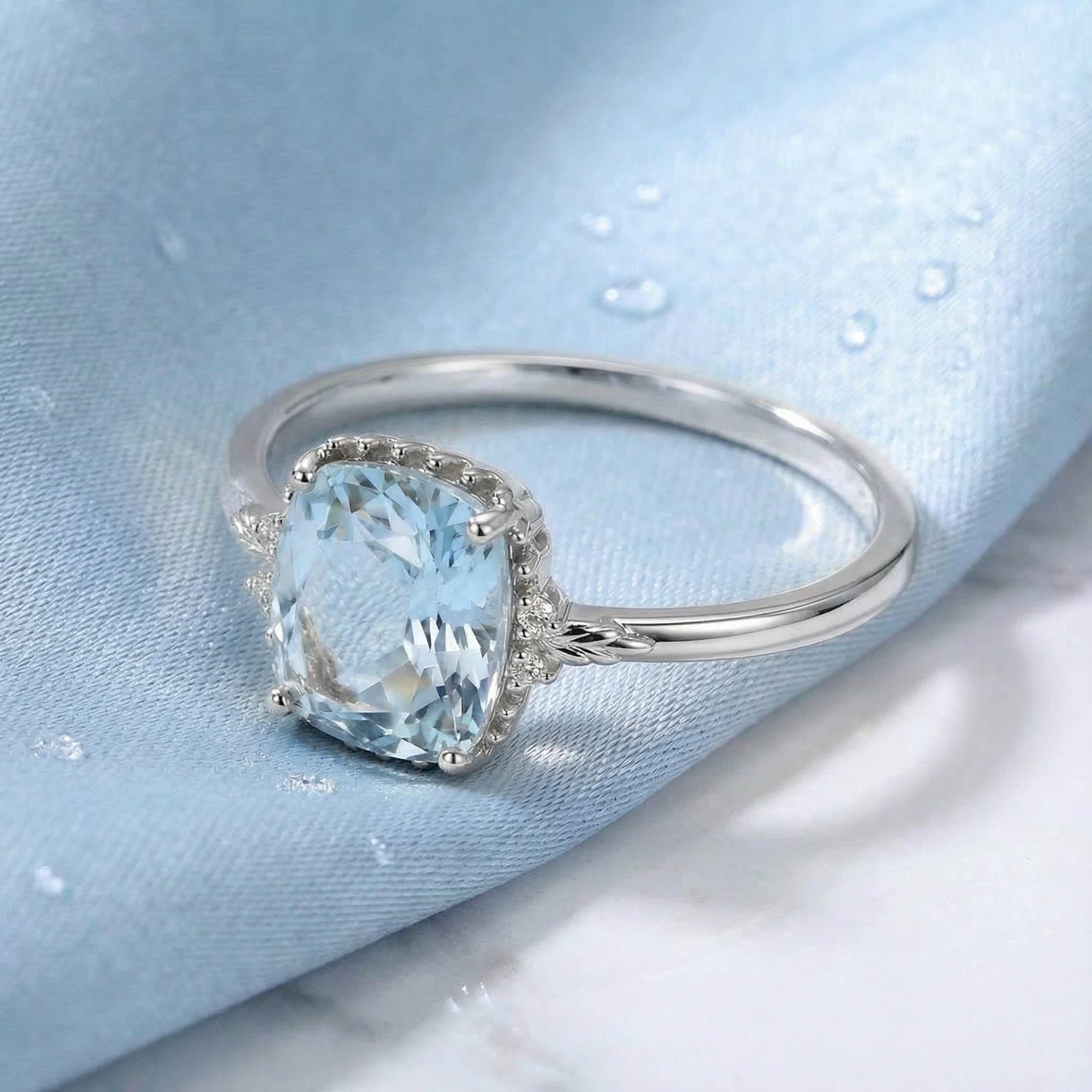 the-zephyra-cushion-ring-18k-gold-vermeil in silver finish