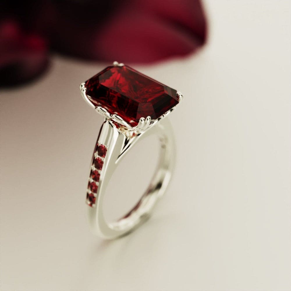 Red Dream: Emerald-Cut Garnet Sculpted Ring - S925 Sterling Silver