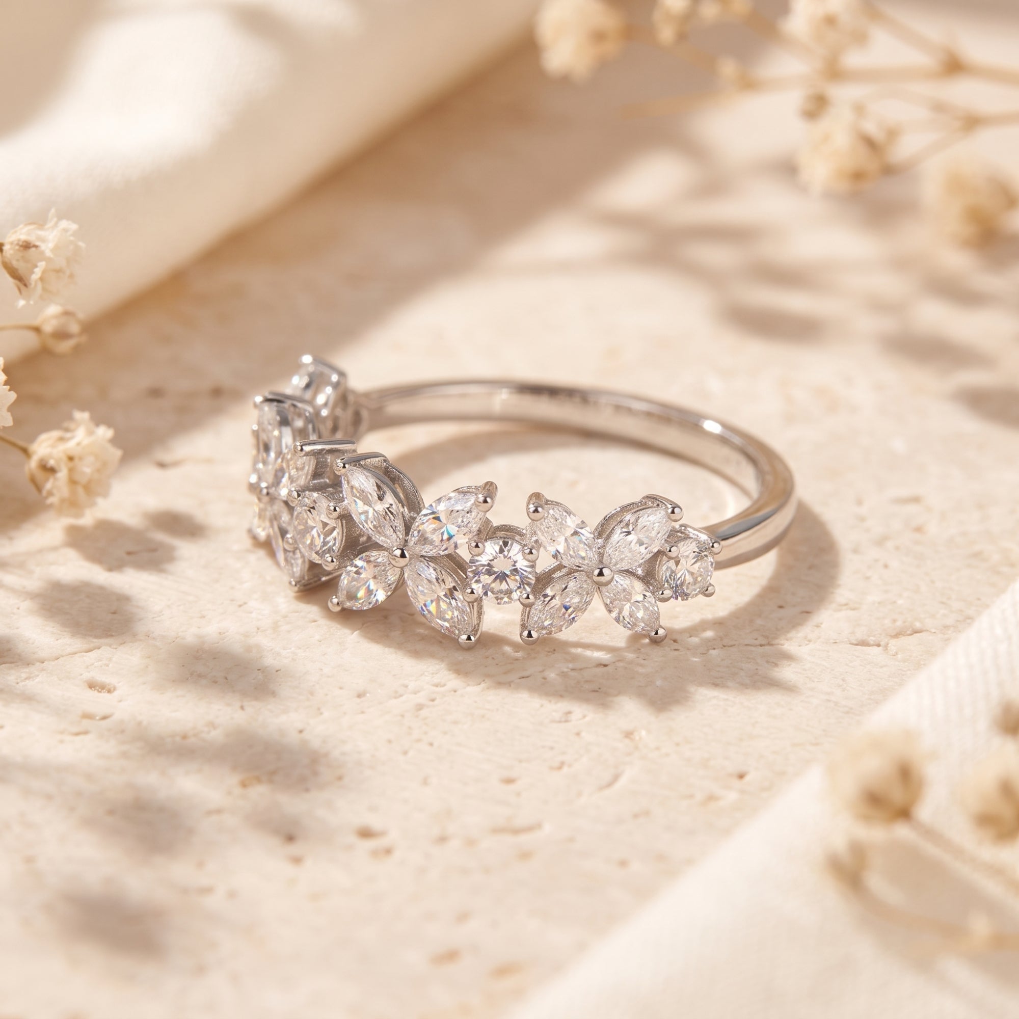 The Rosaluna Ring