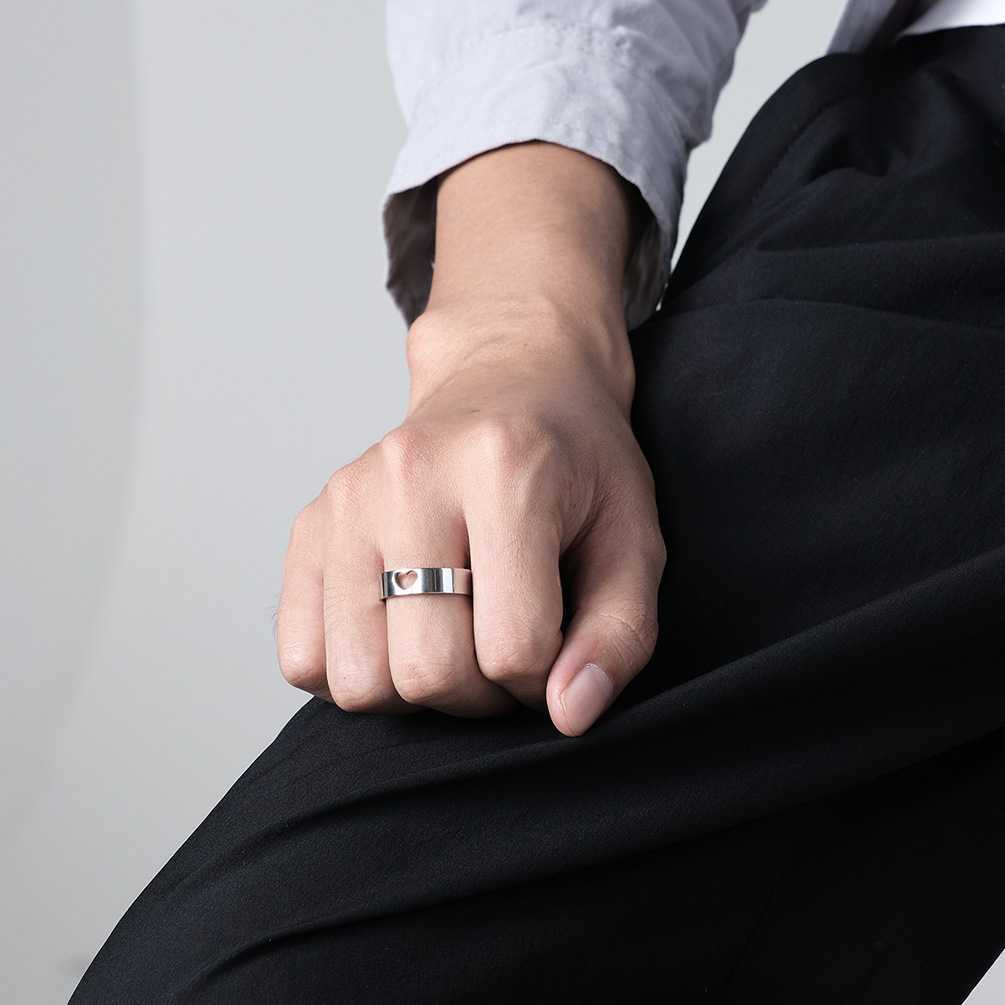 Ensemble de bagues de couple superposées avec cœur assorti personnalisé