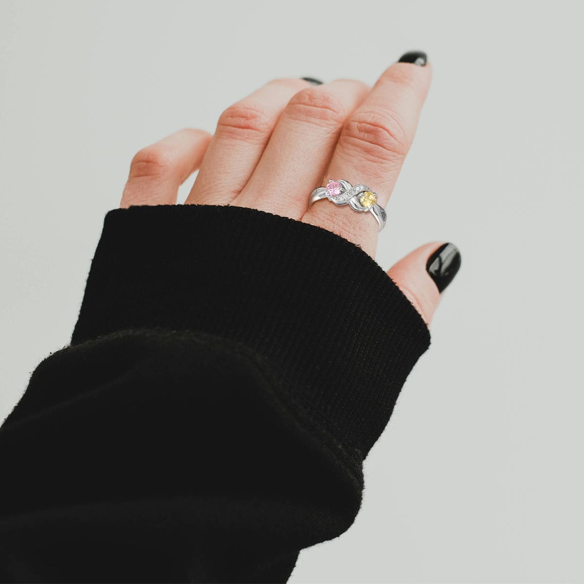 Bague personnalisée Infini avec pierres de naissance taille ronde - Argent Sterling S925