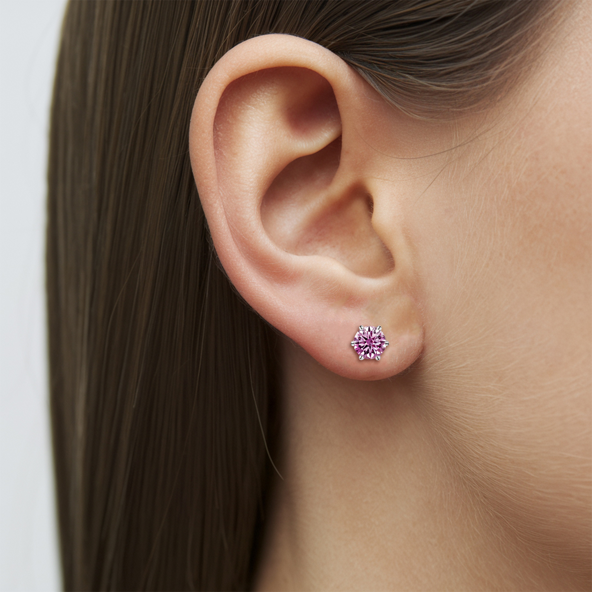 Délicates boucles d'oreilles à clous en moissanite rose
