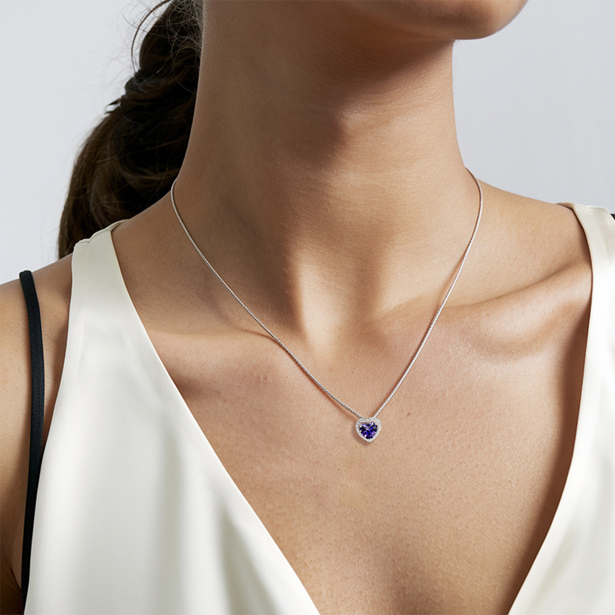 Collier Diamant Cœur Violet Taillé