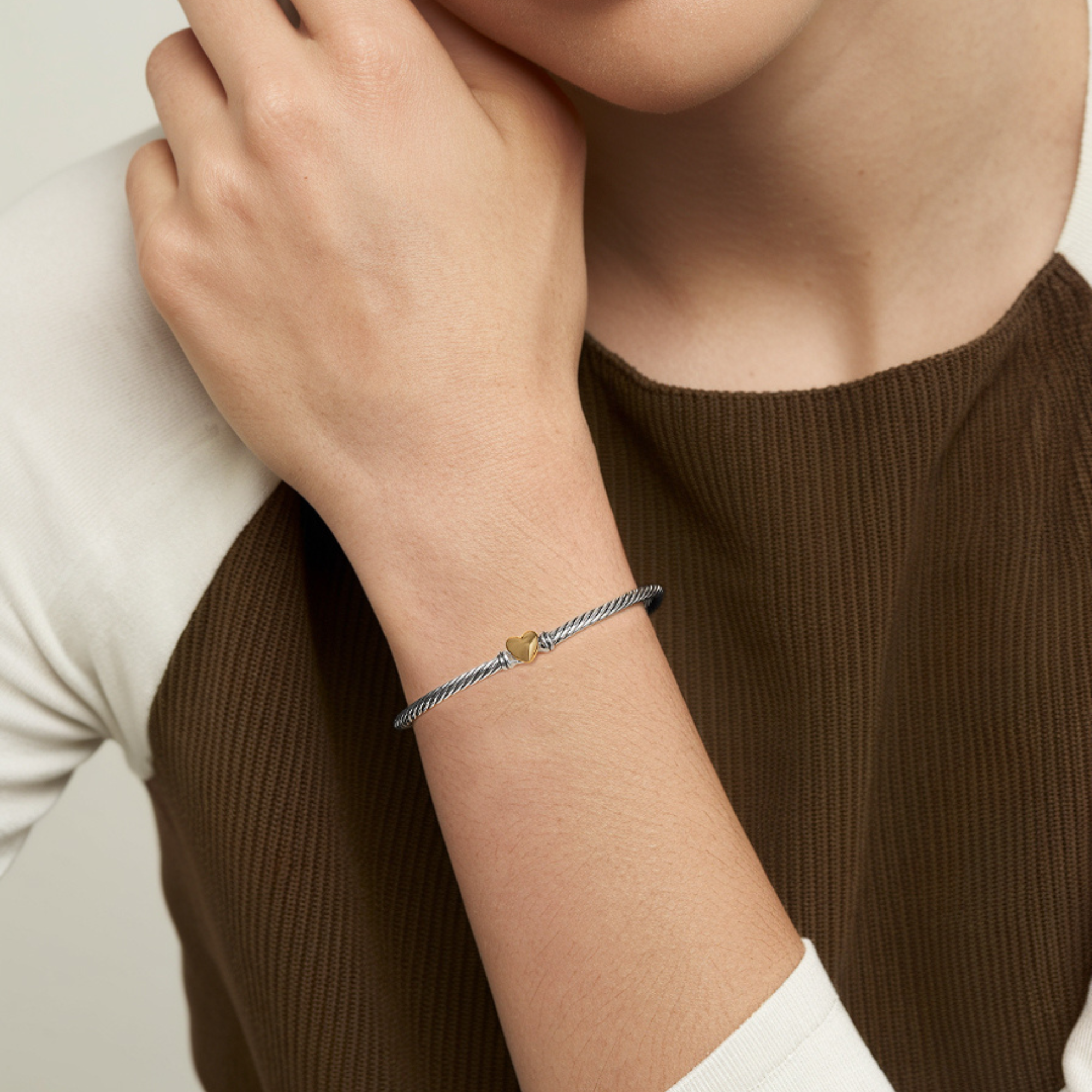 Élégant bracelet cœur en or câble