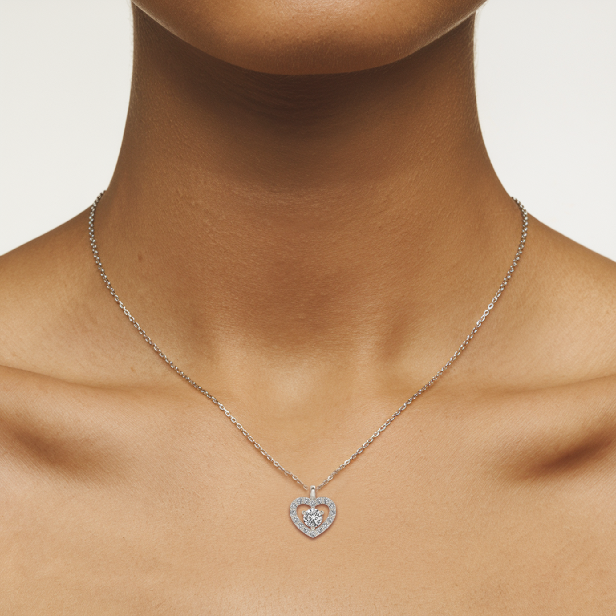 Collier Diamant Cœur Ouvert avec Accents