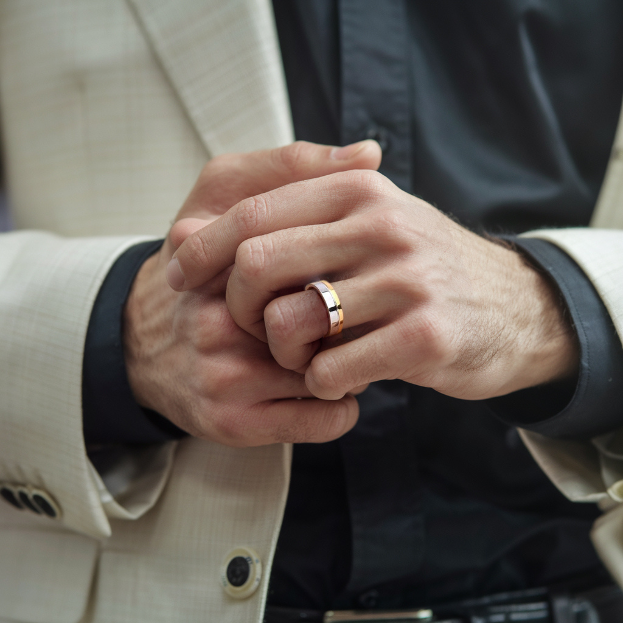 Herrenring mit Kanalfassung und Diamanten