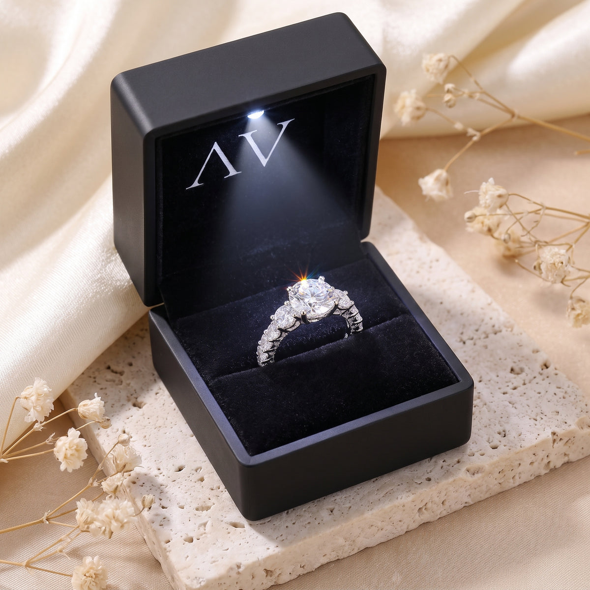 YLQ4811-rings - Premium LED Gift Box Presentation