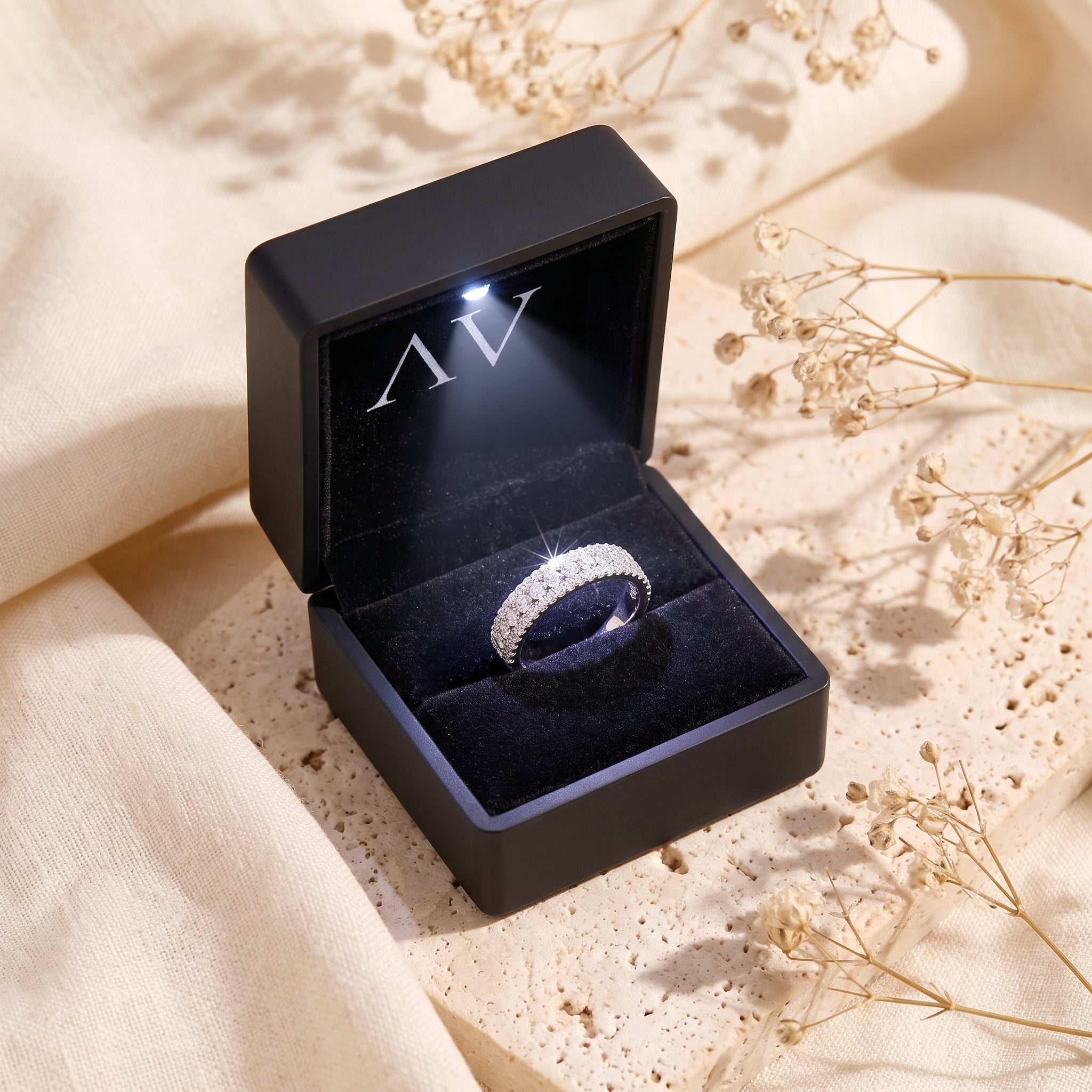 YLQ4851-rings - Premium LED Gift Box Presentation
