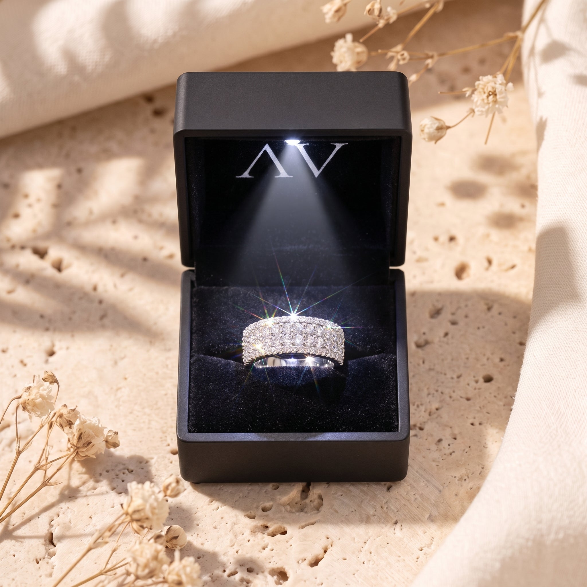 YLQ4853-rings - Premium LED Gift Box Presentation