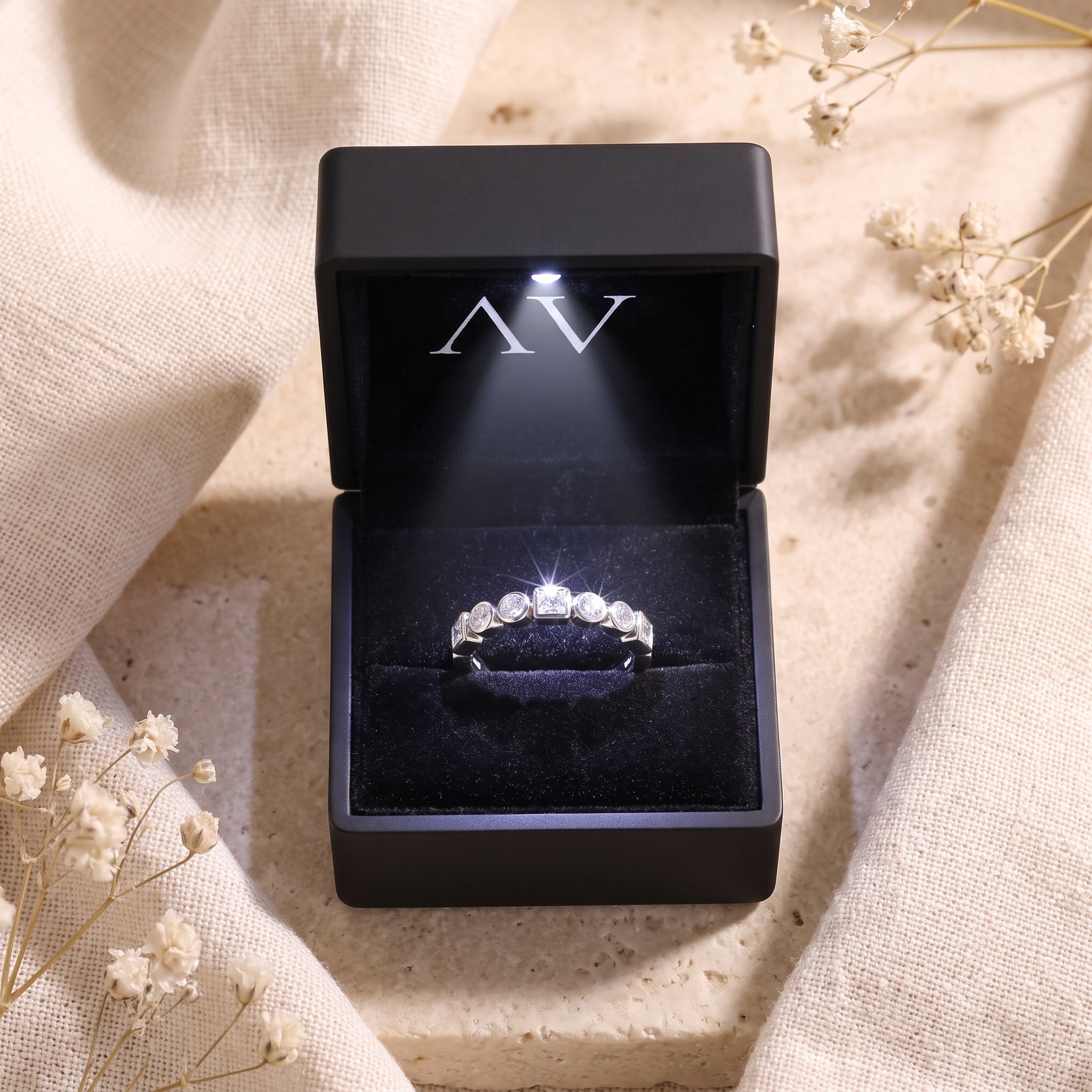YLQ4862-rings - Premium LED Gift Box Presentation