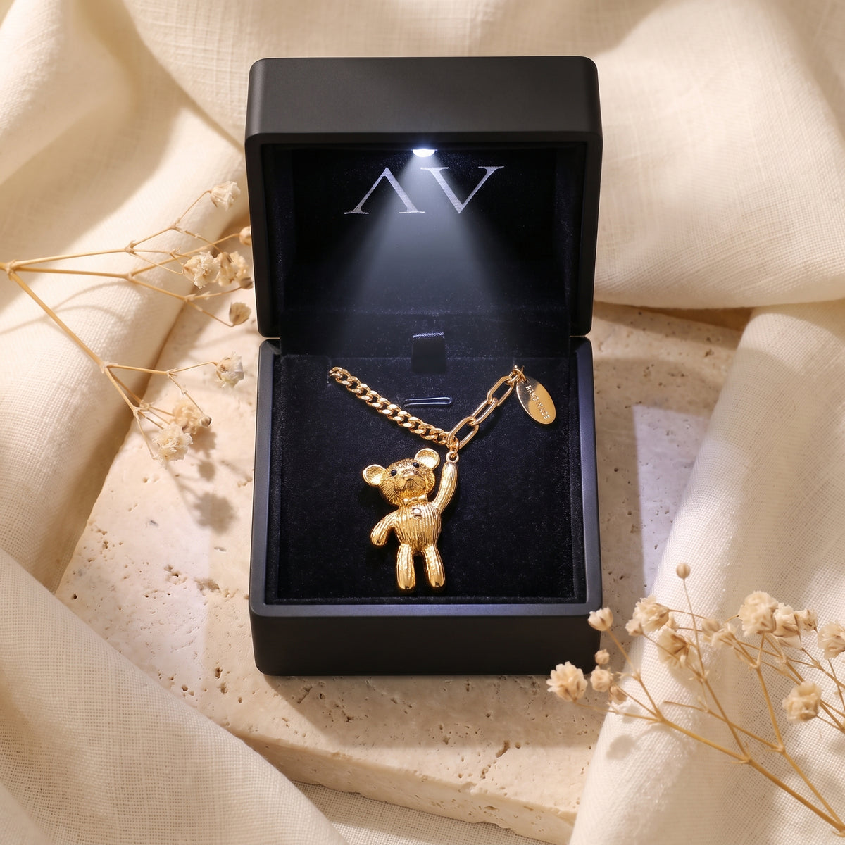 YLQ49066-NECKLACE - Premium LED Gift Box Presentation