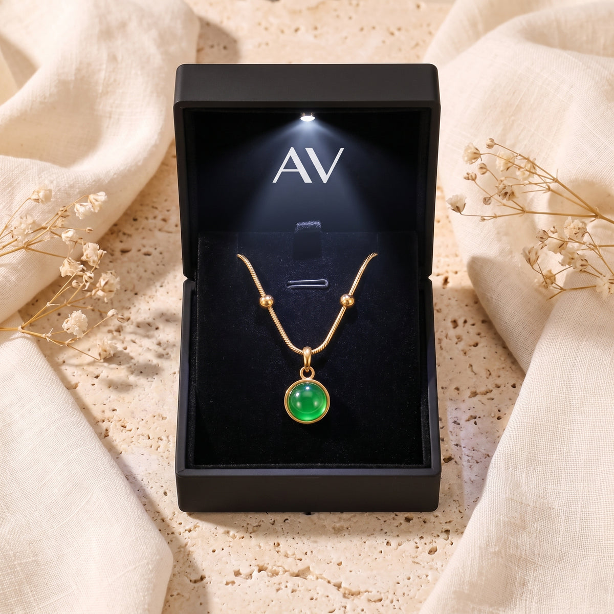 YLQ49129-NECKLACE - Premium LED Gift Box Presentation