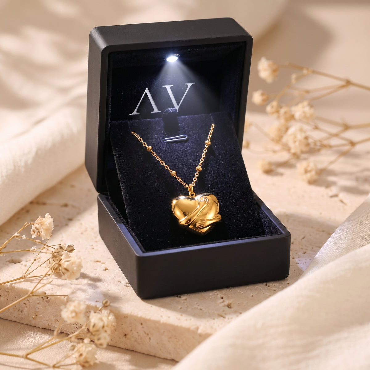YLQ49145-NECKLACE - Premium LED Gift Box Presentation