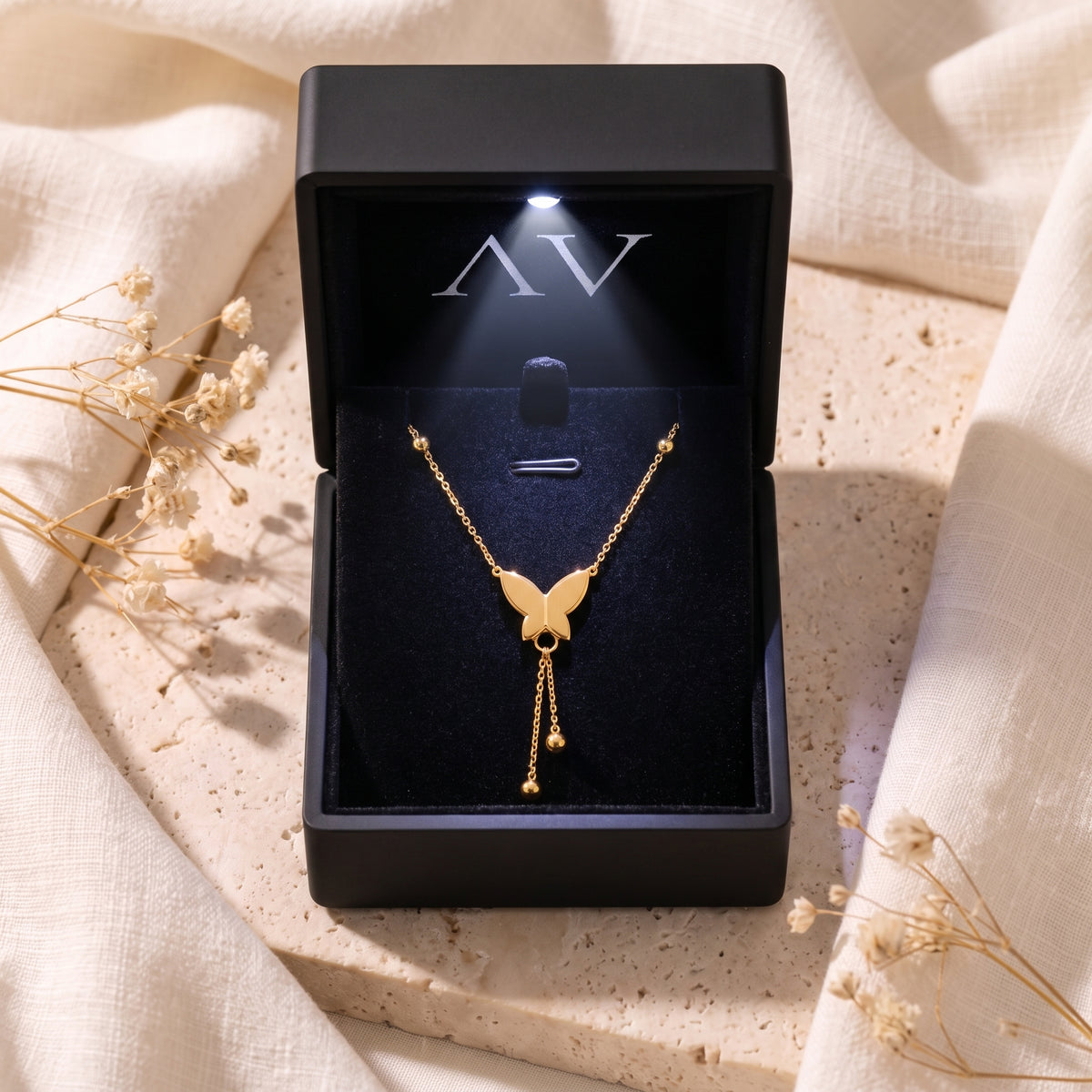 YLQ49183-NECKLACE - Premium LED Gift Box Presentation
