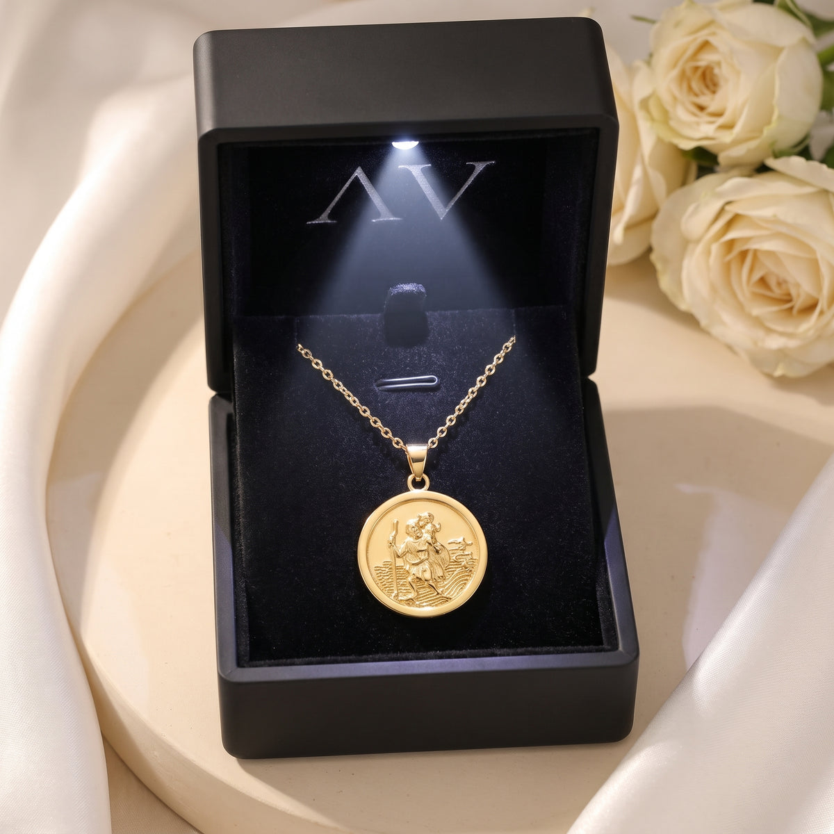 YLQ49285-NECKLACE - Premium LED Gift Box Presentation