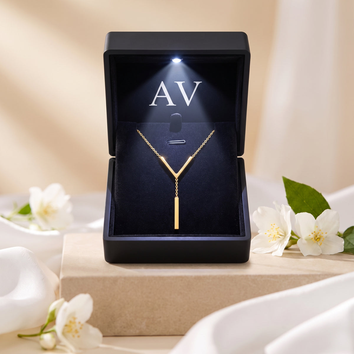 YLQ49371-NECKLACE - Premium LED Gift Box Presentation