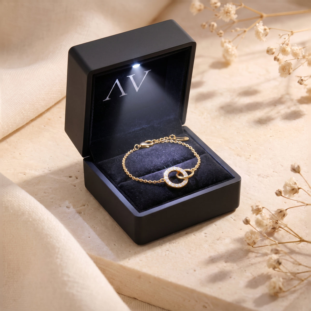 YLQ49401-bracelet - Premium LED Gift Box Presentation