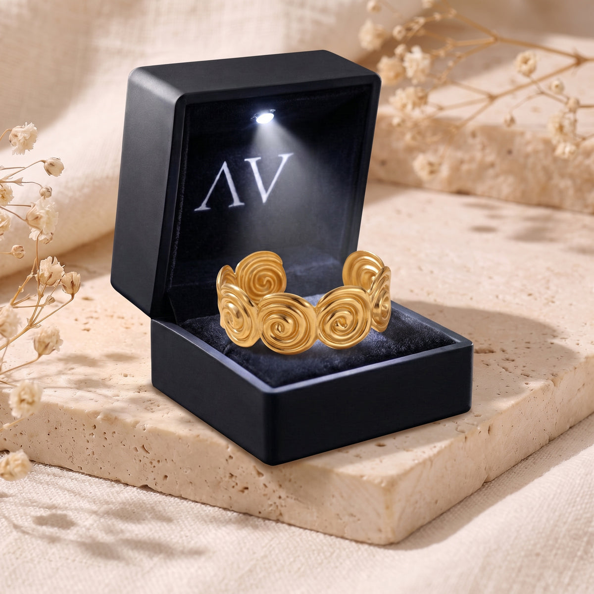 YLQ49433-bracelet - Premium LED Gift Box Presentation
