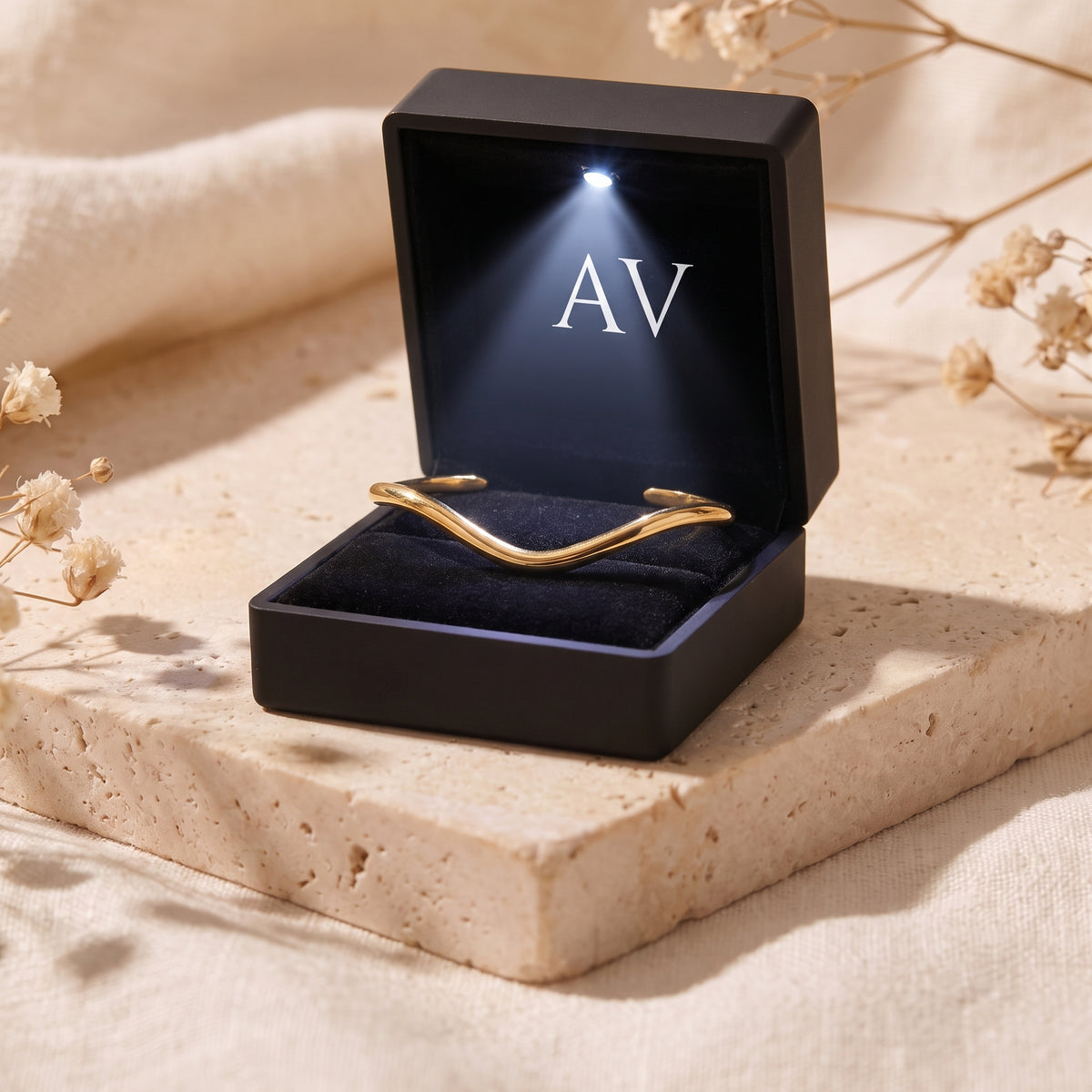 YLQ49434-bracelet - Premium LED Gift Box Presentation