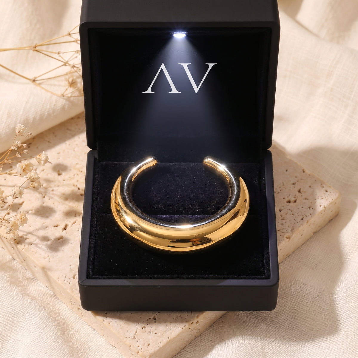 YLQ49436-bracelet - Premium LED Gift Box Presentation
