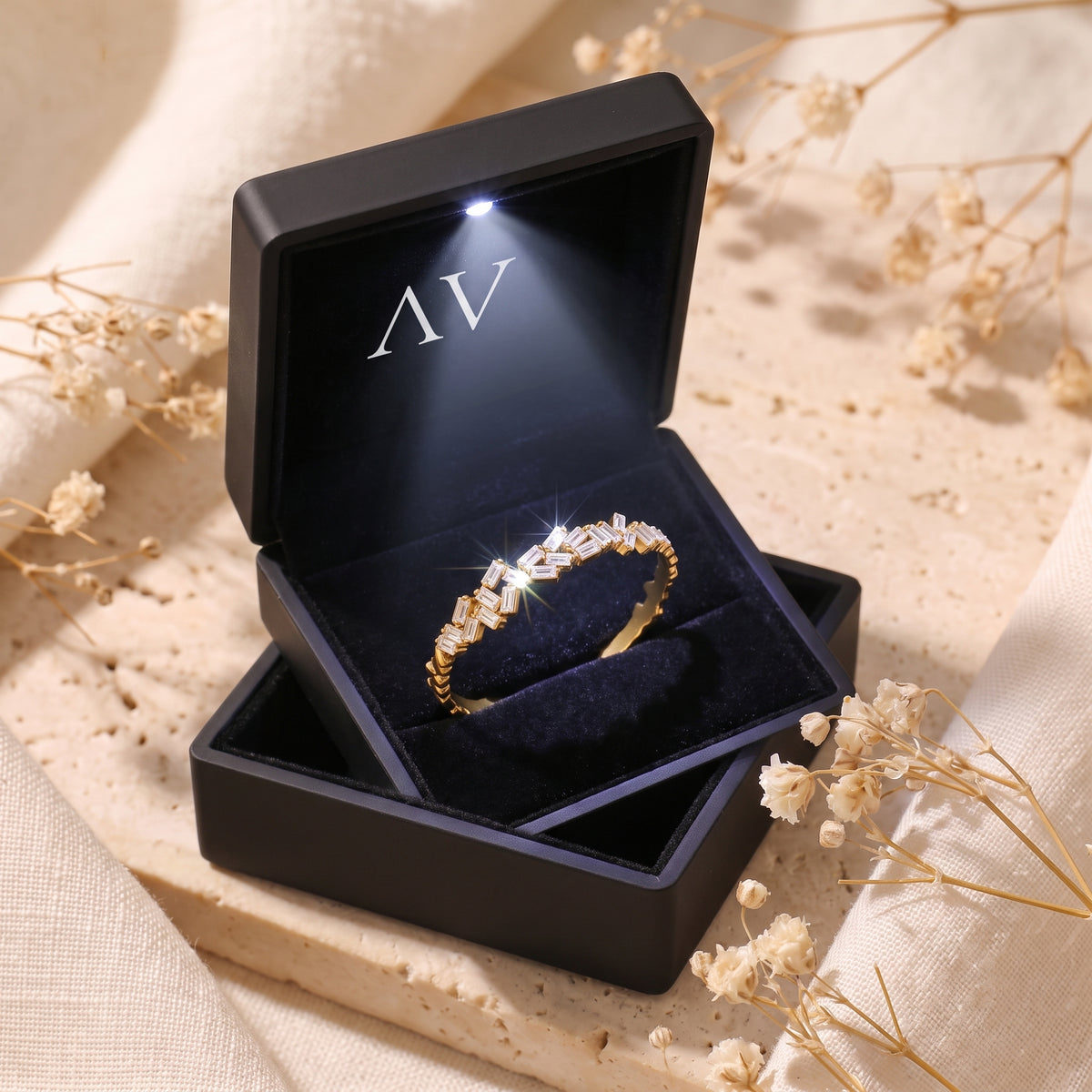 YLQ49441-bracelet - Premium LED Gift Box Presentation