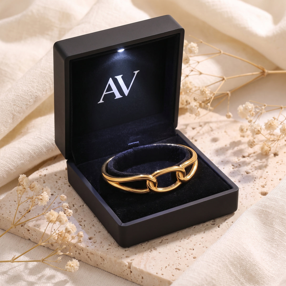 YLQ49443-bracelet - Premium LED Gift Box Presentation