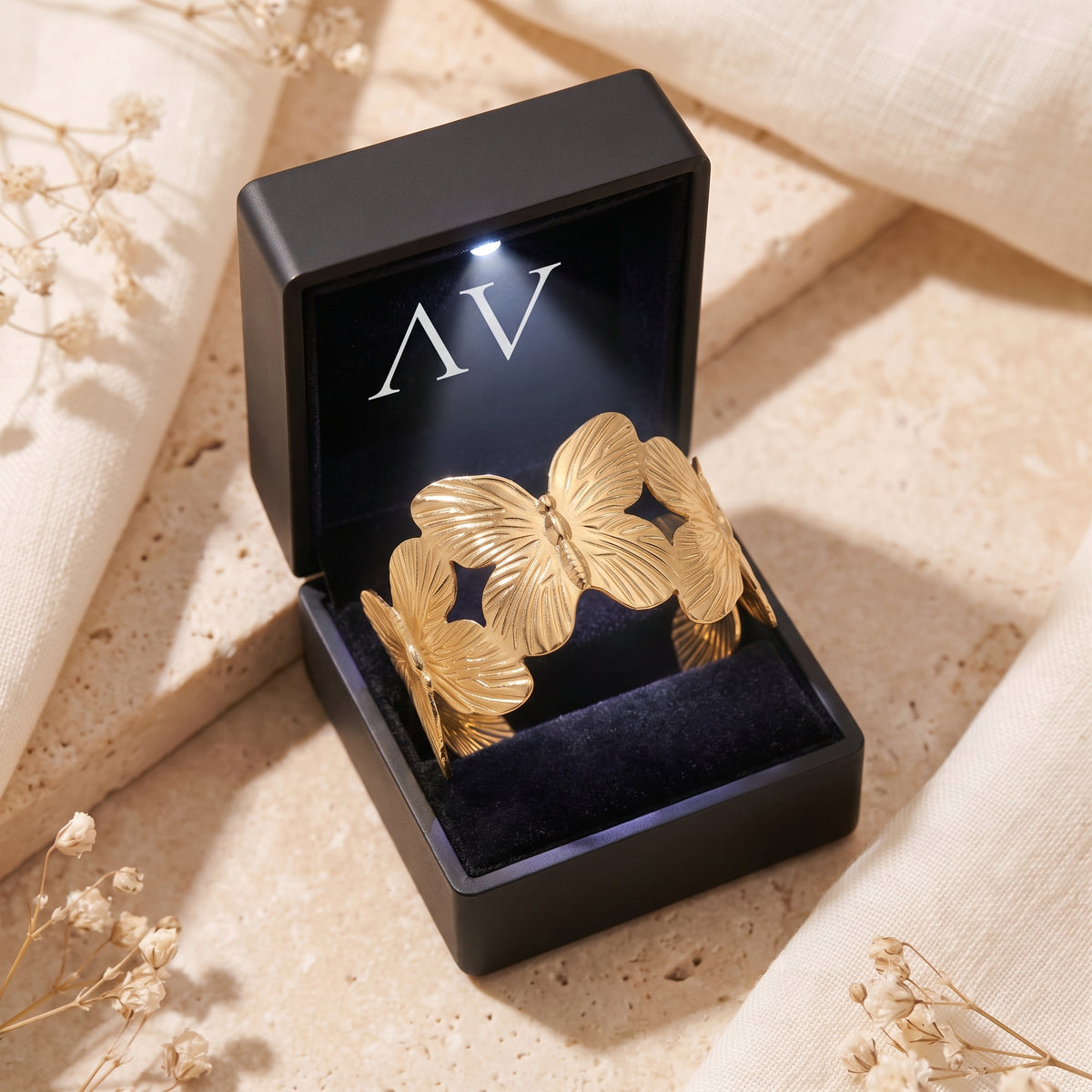 YLQ49453-bracelet - Premium LED Gift Box Presentation
