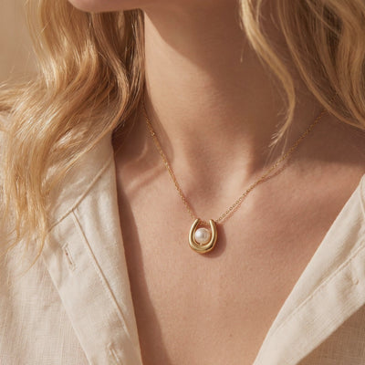 YLQ49364-NECKLACE lifestyle video