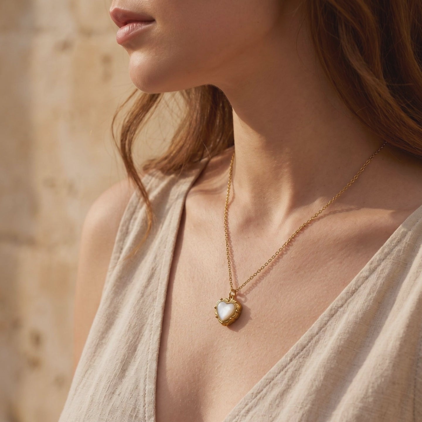 YLQ49394-NECKLACE lifestyle video