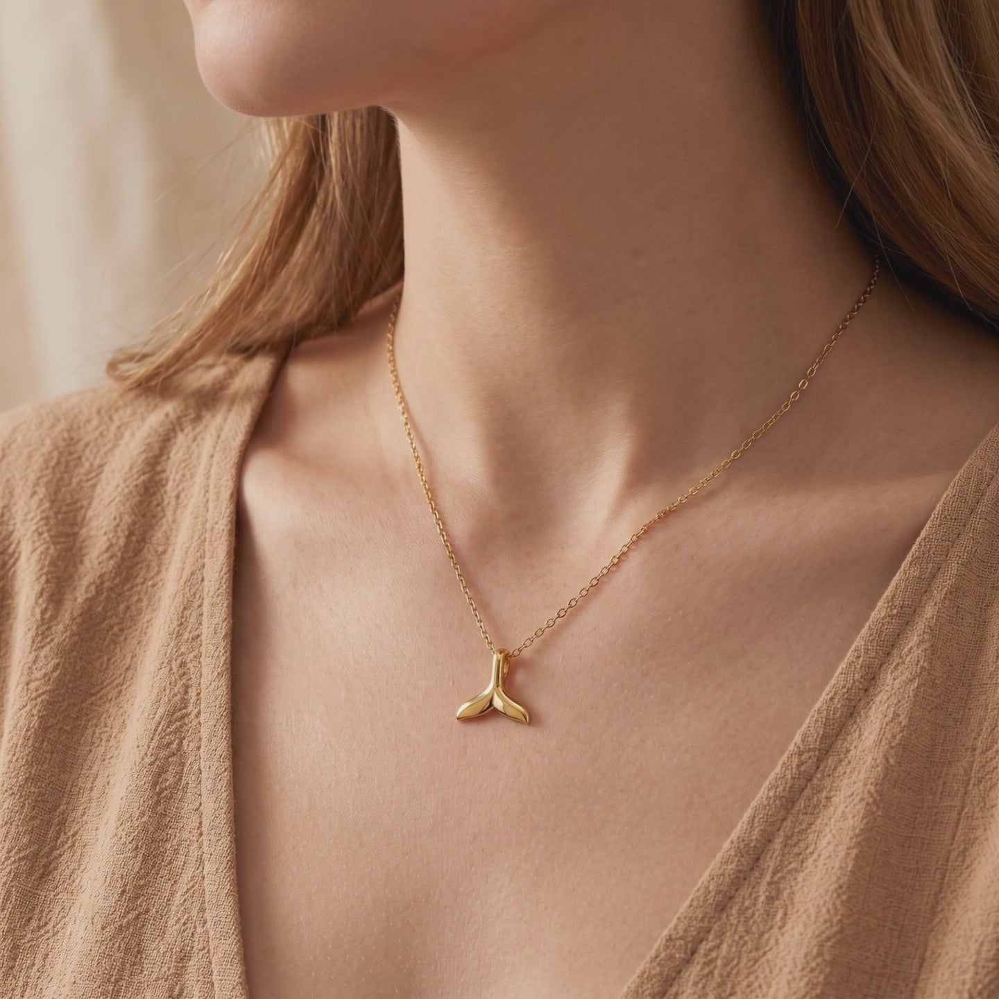 YLQ49203-NECKLACE lifestyle video