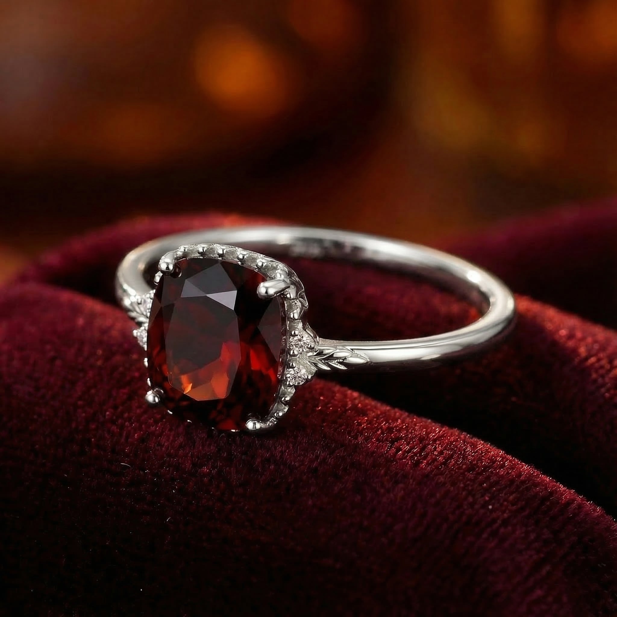 the-valerine-cushion-ring-18k-gold-vermeil in silver finish